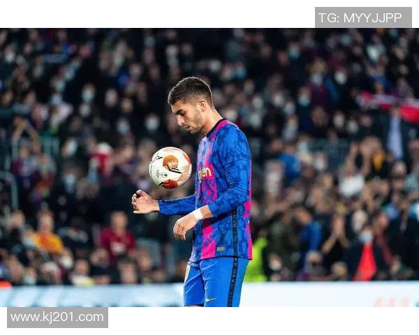 欧联杯激战那不勒斯3-0巴萨引发争议判罚全场沸腾